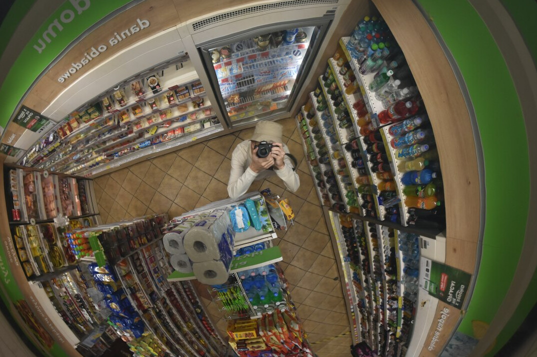 shoplifter caught on camera